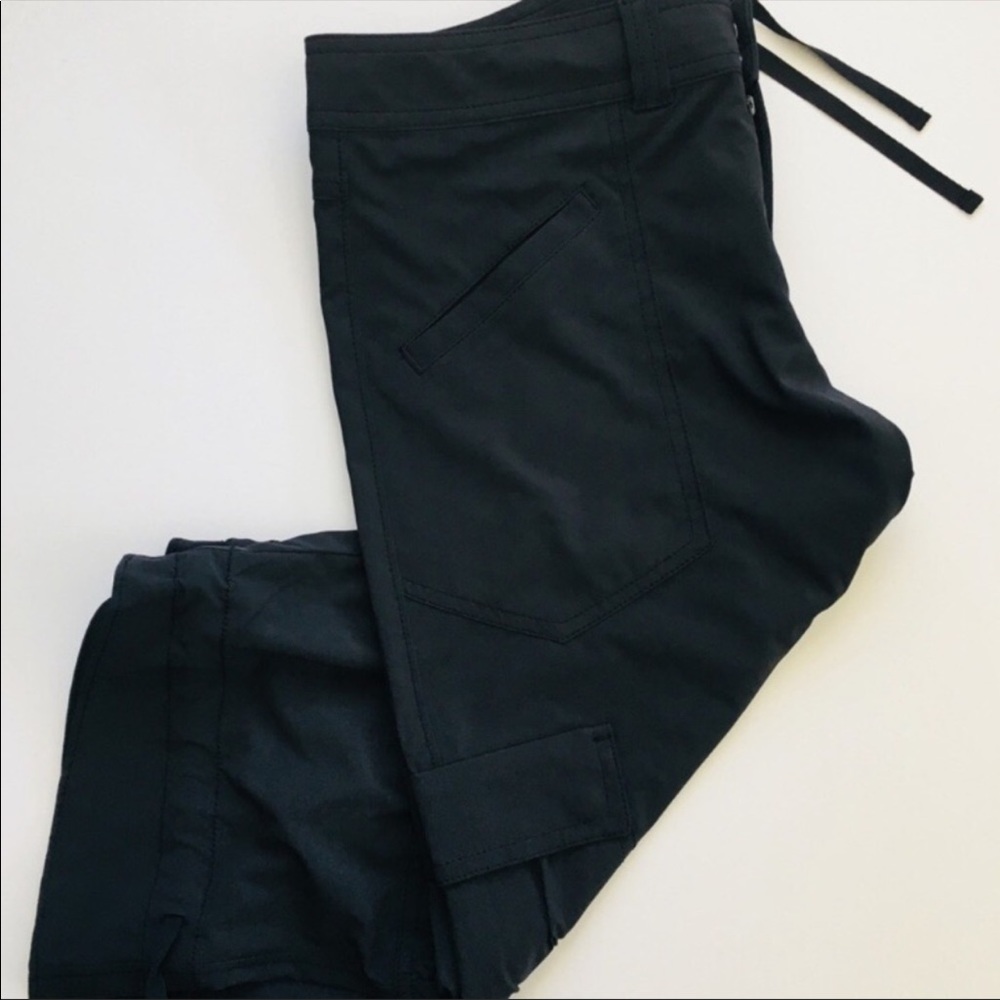 Athleta cargo Capri